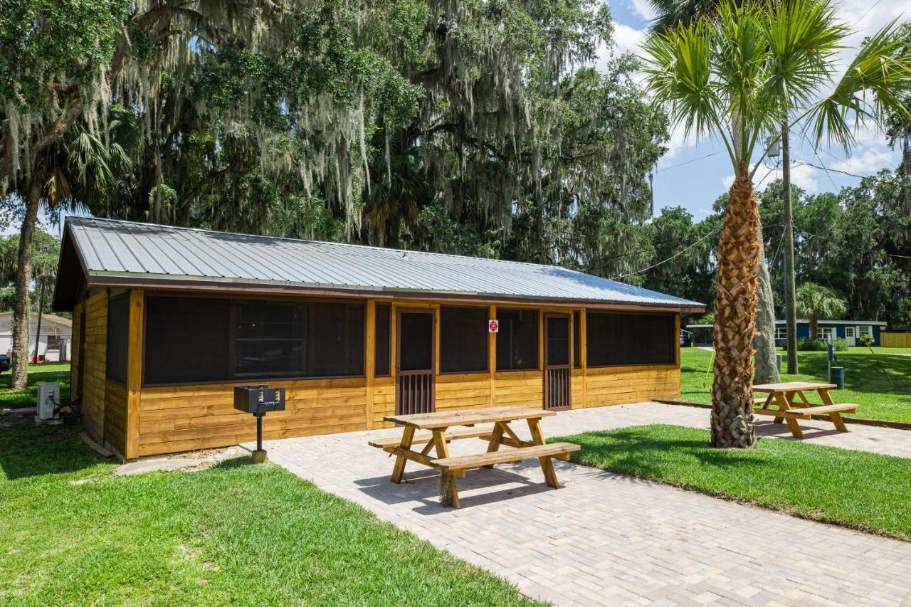 Idlewild Lodge And Rv Park Lake Panasoffkee Kültér fotó